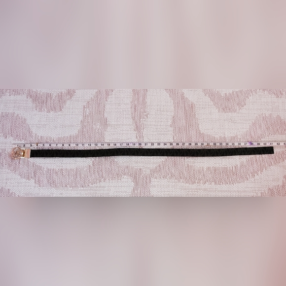Michael Kors Reversible Signature with Logo Buckle Belt - Picture 7 of 7